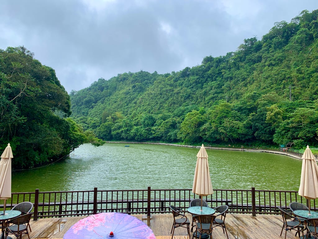 《2022宜蘭親子景點》長埤湖精靈村|日式浴衣和服體驗|可愛動物餵食|湖畔噴泉|大自然森林吸收芬多精|偽出國到日本,距離清水地熱很近,親子網美都愛來~