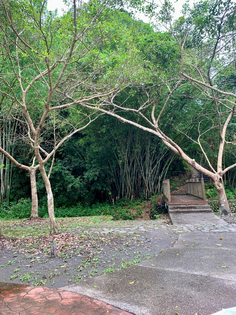 《2022宜蘭親子景點》長埤湖精靈村|日式浴衣和服體驗|可愛動物餵食|湖畔噴泉|大自然森林吸收芬多精|偽出國到日本,距離清水地熱很近,親子網美都愛來~