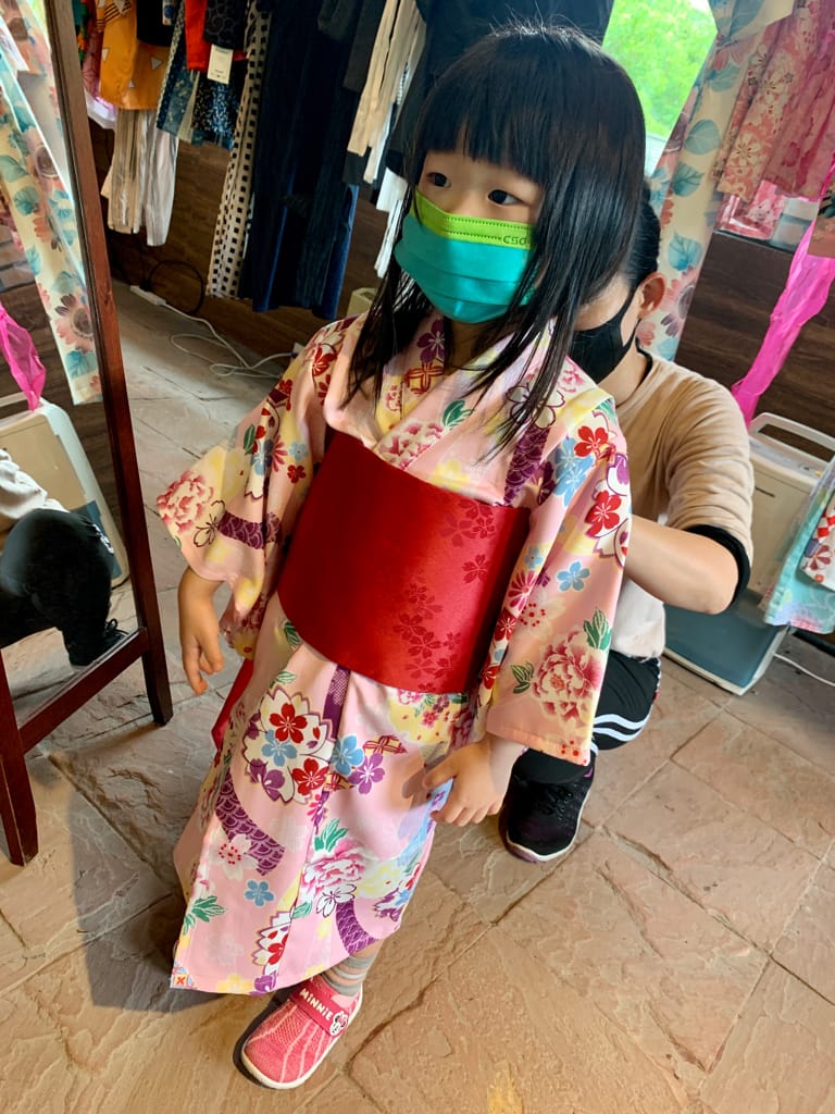 《2022宜蘭親子景點》長埤湖精靈村|日式浴衣和服體驗|可愛動物餵食|湖畔噴泉|大自然森林吸收芬多精|偽出國到日本,距離清水地熱很近,親子網美都愛來~