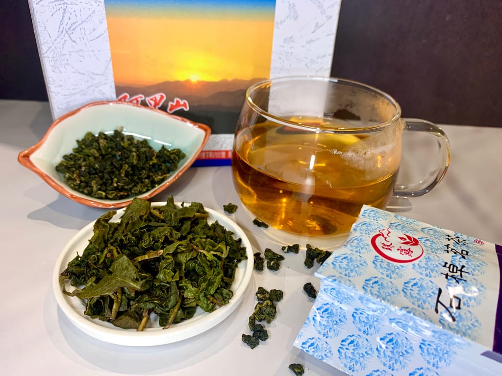 《茶葉抽獎文》富鯨商舖Fu Jing Shop｜阿里山石棹珠露烏龍茗茶、金萱茗茶｜台灣高山茶｜文末抽獎，偶爾也來喝茶養生吧～