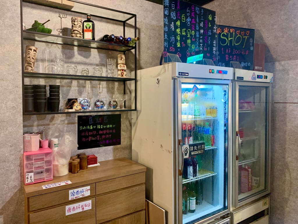 《基隆美食》微醺串燒站｜居酒屋｜一吃就成主顧｜獨特醬汁｜海鮮超新鮮｜隱藏在基隆夜市巷弄裡的平價美食～