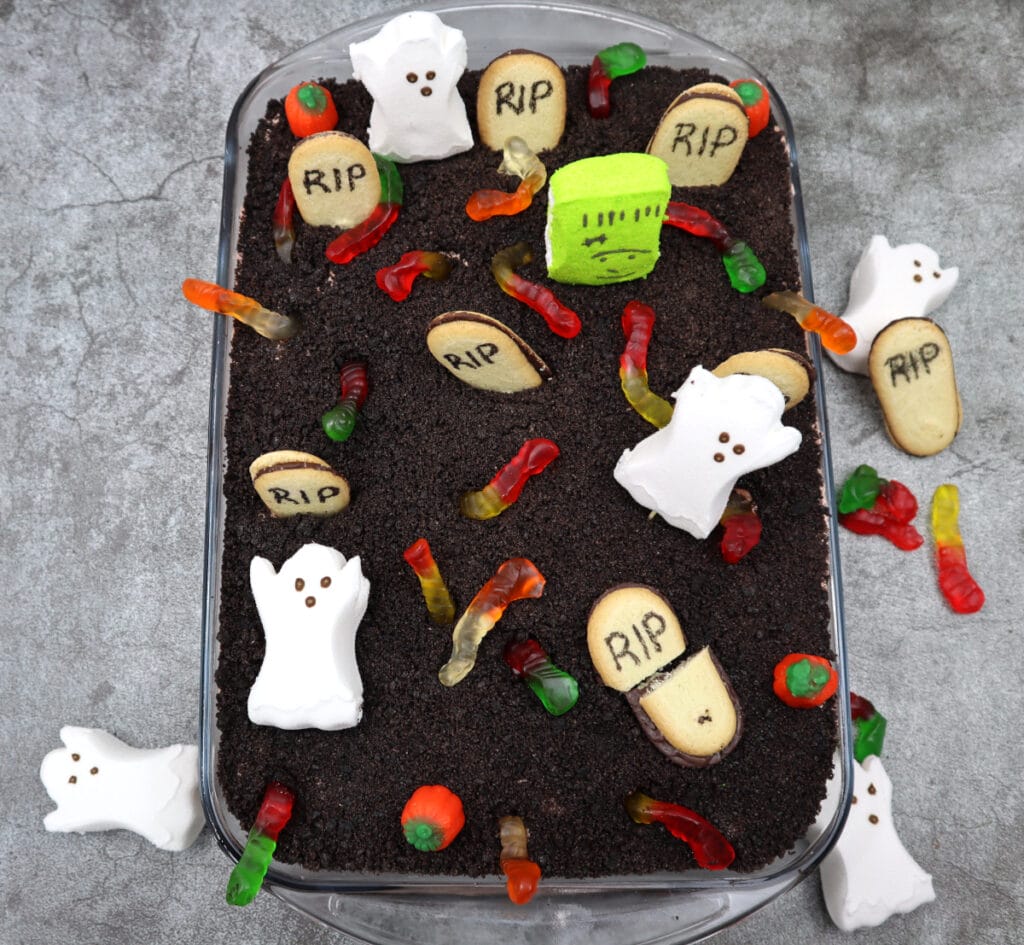 halloween dirt cake recipe