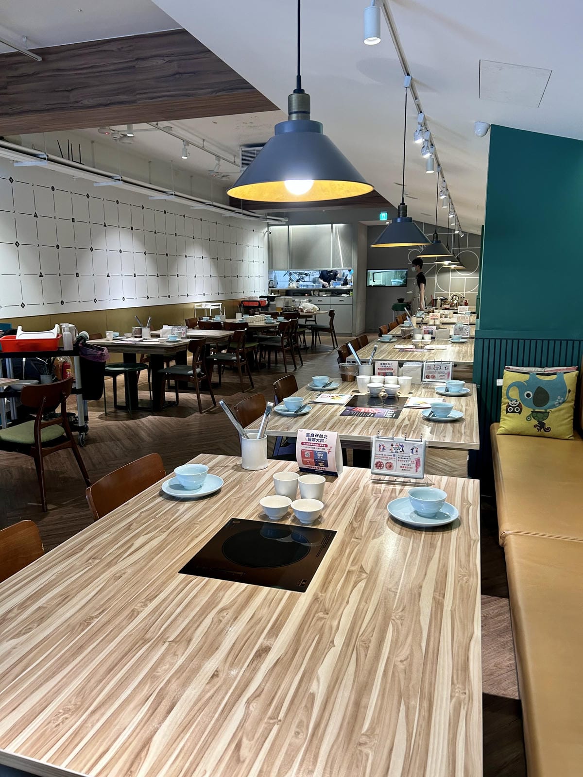 《 台北中山區美食 》汆食 作伙鍋|室內親子遊戲室|多種特色 《 台北中山區美食 》汆食 作伙鍋|室內親子遊戲室|多種特色