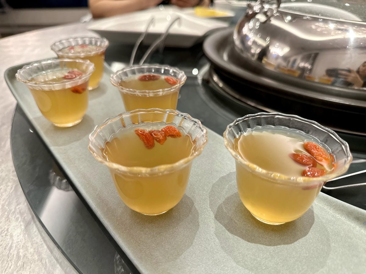 《 新莊美食 》濤濤 海鮮蒸氣鍋｜新莊典華2F｜海鮮超鮮超好