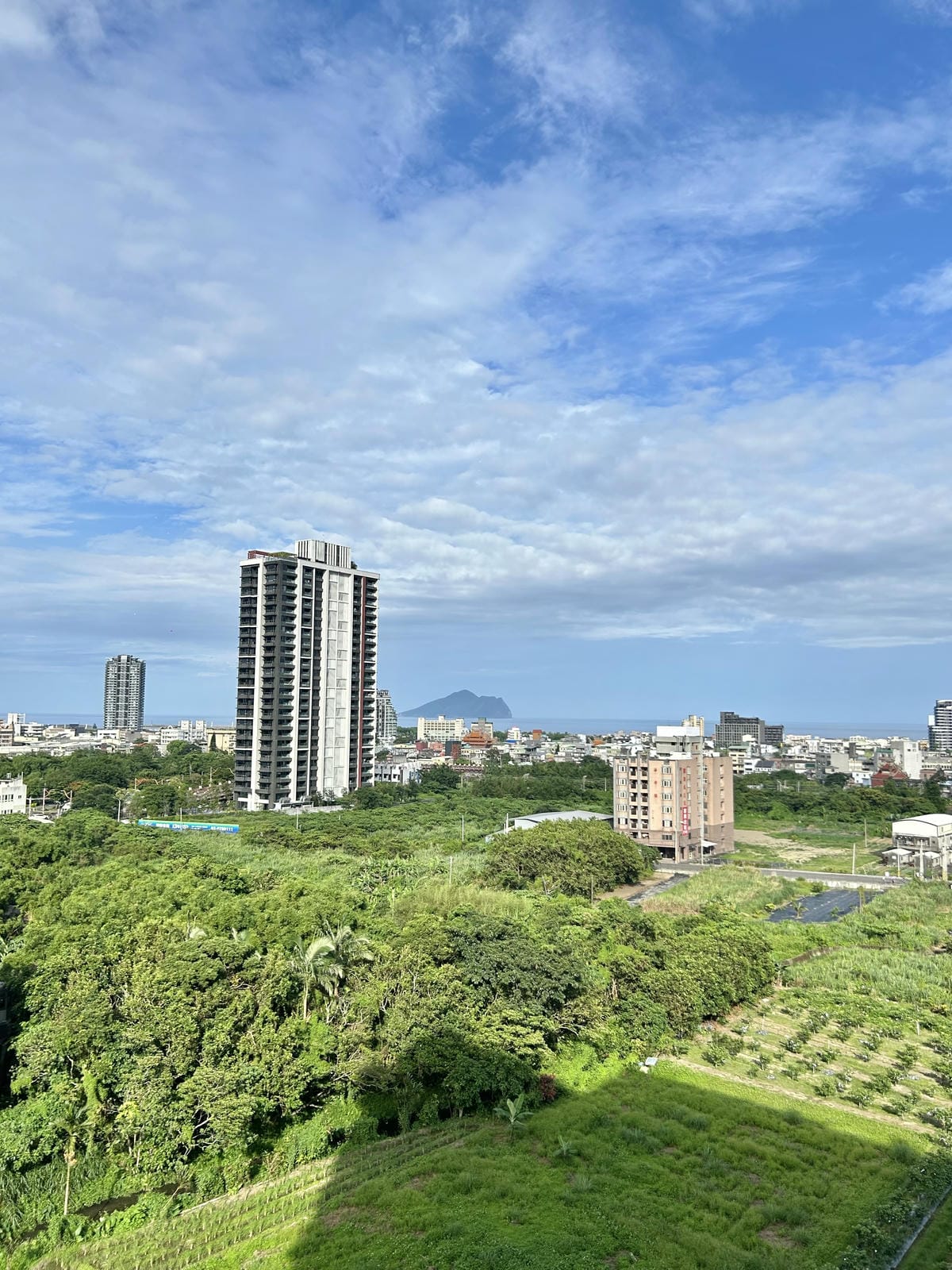 《 宜蘭頭城民宿 》你會一直想要住在這｜房間超大，還有冷、熱
