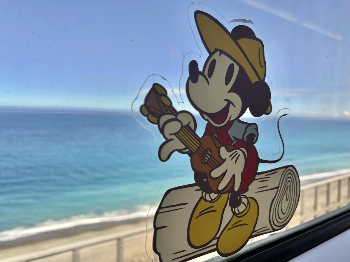 《 台灣親子旅行 》迪士尼列車-環島之星夢想號｜暑期還有小小