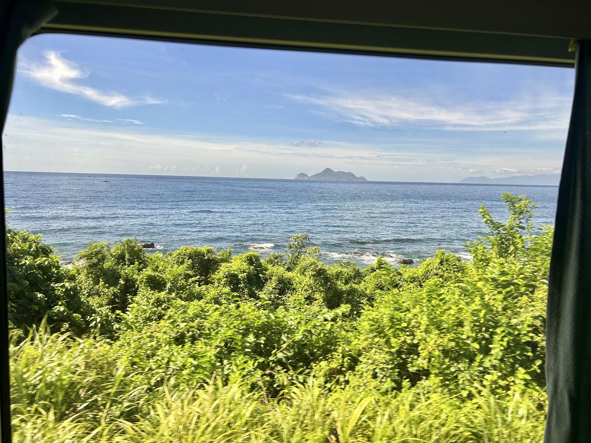 《 台灣親子旅行 》迪士尼列車-環島之星夢想號｜暑期還有小小