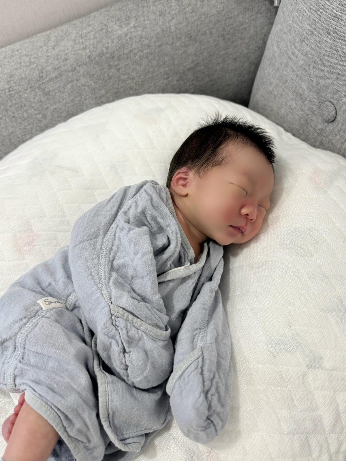 《 孕期好物推薦 》Hugsie 孕婦枕｜專為孕期睡眠設計｜
