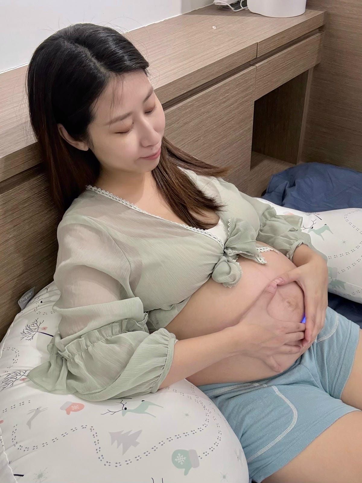 《 孕期好物推薦 》Hugsie 孕婦枕｜專為孕期睡眠設計｜