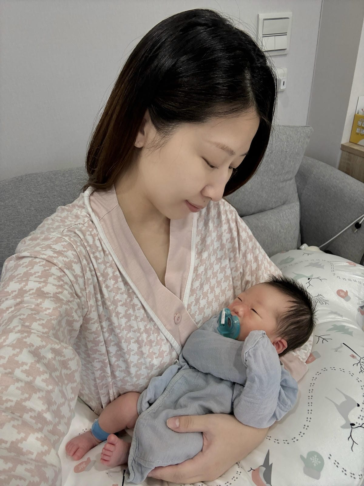 《 孕期好物推薦 》Hugsie 孕婦枕｜專為孕期睡眠設計｜